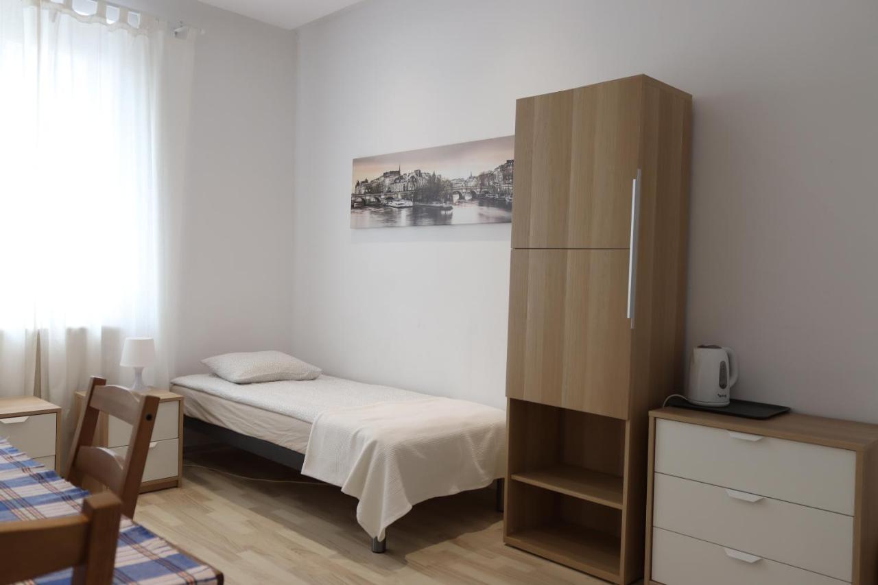 & Gym Hostel *